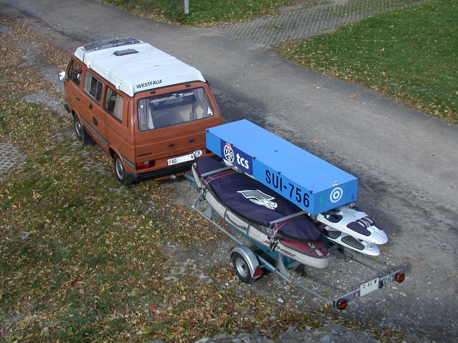 VW Bus T3 mit
Anhänger